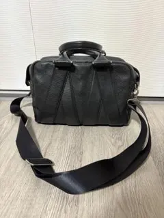 ブラックレザーショルダーバッグ　ミニボストンバッグ