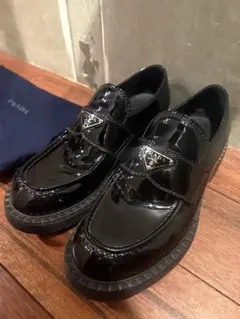 【美品】PRADA プラダ　チョコレートブラッシュドレザーローファー　エナメル