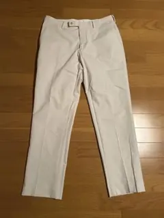 ユニクロ感動パンツ　コットンライク　白