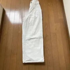 送料込「ジーユー GU ライトデニムタックワイドパンツ ホワイト」