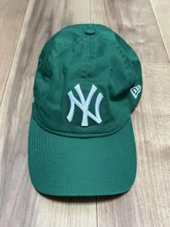 新品同様 NYヤンキースキャップ MoMA Edition グリーン