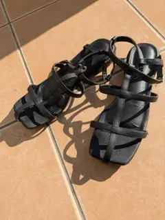 最終価格　しまむら　Laumeomi.. ブラック ストラップサンダル