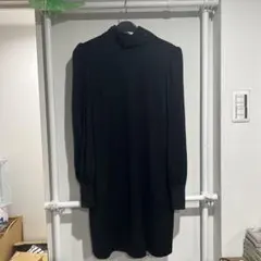 iCB ワンピース　オンワード樫山　黒いハイネック長袖ワンピース