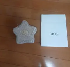 Dior 2025年ホリデーノベルティ星型ポーチ