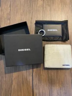 DIESEL 二つ折り財布 クロコ型押し ホワイトのサムネイル
