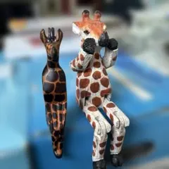 【最終値下げ】キリンの置物のサムネイル