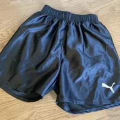 PUMA ブラック サッカー　ハーフパンツ 140