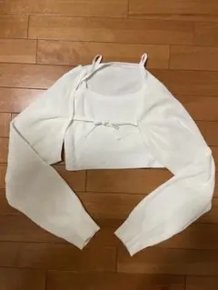 【値下げ】CLEA ホワイト キャミソールカーディガンセットのサムネイル
