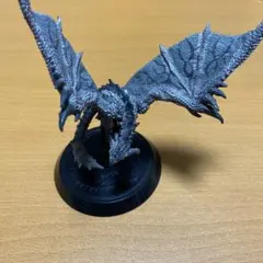 モンスターハンター　リオレウス希少種　フィギュア