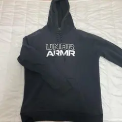 UNDER ARMOUR ブラックパーカー フード付き