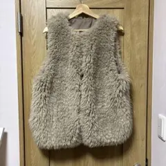 美品　肉厚　ベージュファーベスト