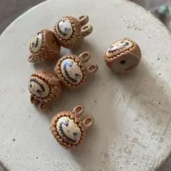 ラブブアクリルビーズ