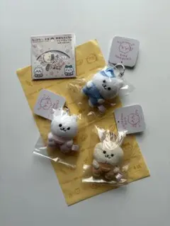 【新品】ちいかわ　なんとかバニアトリオマスコット＋もぐもぐ本舗限定ステッカー