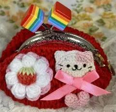 赤いがま口 財布 花と猫モチーフ
