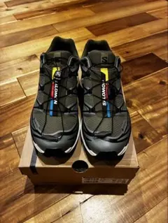 Salomon XT-6 GORE-TEX スニーカー カーキ　27.5のサムネイル