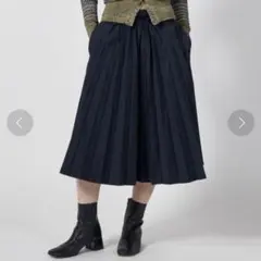 【専用】◎新品未使用◎TOGA PULLA pleats short pantsのサムネイル