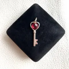 ビンテージ　レトロ　鍵　チャーム　シルバー　９２５刻印有り