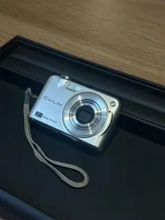 CASIO コンパクトデジタルカメラ 本体 充電器