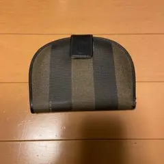 フェンディ 二つ折り財布 ペカン柄