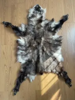 ニホンカモシカ　毛皮　アウトドアチェアの敷物に最適 二ホンジカ一頭分の毛皮をそのまま使った、純国産カーミット