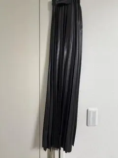 黒 合成皮革 プリーツスカート