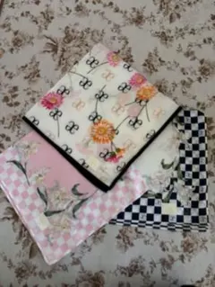 Elegance 花柄ハンカチ 3枚セットのサムネイル