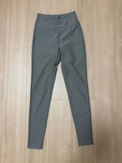 emmi yoga ヨガパンツ ドット柄 グレー サイズ0のサムネイル