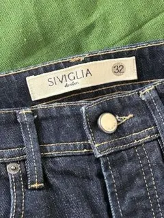 ア*ボ様 SIVIGLIA シビリア　ジーンズ　濃紺デニム　made in IT