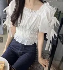 新品未使用　トップスのサムネイル
