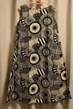 日本未発売 UNIQLO marimekko ノースリーブひざ丈ワンピース XS