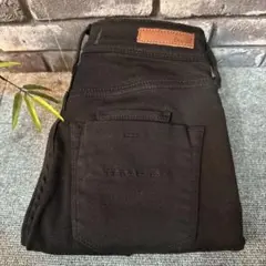 ヤヌークスリムテーパード ブラックデニム 23