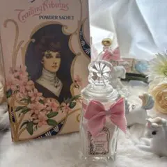 vintage AVON パウダー香水のサムネイル