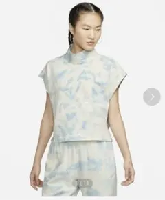 NIKE水色タイダイノースリーブトップスとショートパンツセット