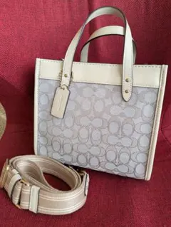 値下げしました！Coach ベージュ ホワイト トートバッグ