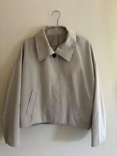 ベージュ クロップドジャケット