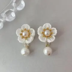 no.12 小さめなお花　白×コットンパールピアス　イヤリング　和風　成人式