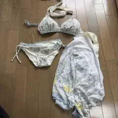 花柄セパレート水着・ビキニ（カバーアップ付き）　パレオ付き