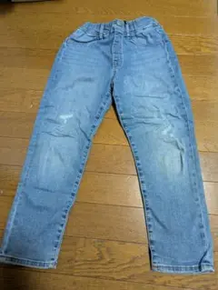 ユニクロ　ライトブルー ダメージジーンズ 130cm 中古美品