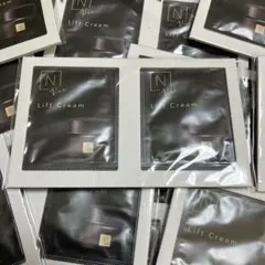 【最後の出品】ＮオーガニックVie ヒアルアップリフトクリーム　サンプル30包