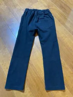 長ズボン　ブラックフィットパンツ