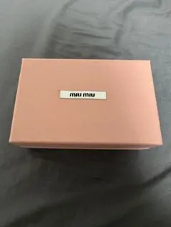 Miu Miu ミュウミュウピンク ギフト箱 中型残り7個 - メルカリ