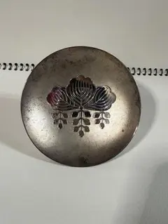 銀製 花モチーフ ブローチ