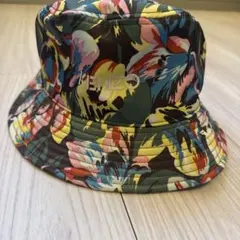 レオナールLEONARD SPORT リバーシブル 花柄バケットハット 帽子 黒