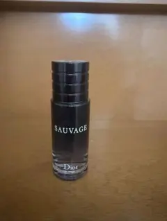 Dior SAUVAGE ➕キャロライナへレラ212 Dior SAUVAGE ➕キャロライナへレラ212 - メルカリ