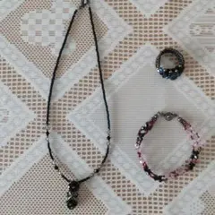 ビーズのネックレス３点セット