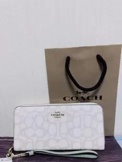 〔新品未使用〕COACH 長財布　シグネチャー柄