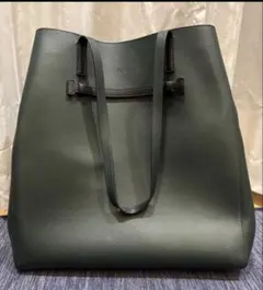 【美品】FURLA ダークグリーン トートバッグのサムネイル