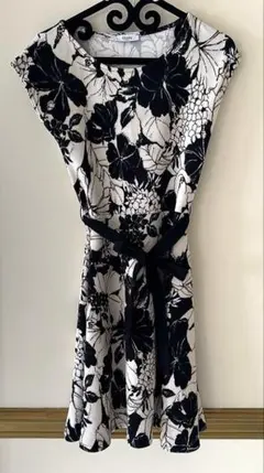 EGERIE 花柄 半袖ワンピース