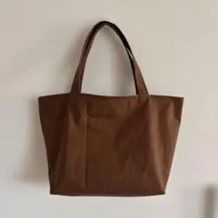 赤みブラウン舟形ミディアムトート