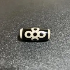 突然のチャンスをGET!】閃電五眼天珠 27×18mm - メルカリ